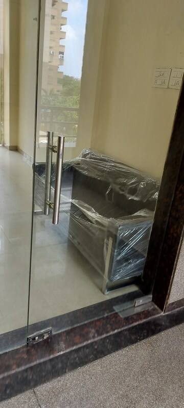 Staircase in  Shop at Pyramid Square 70A, Sector 70a – for Rent
