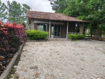 Parking in 4 BHK Villa at By The Lake, Shirwal – for Sale