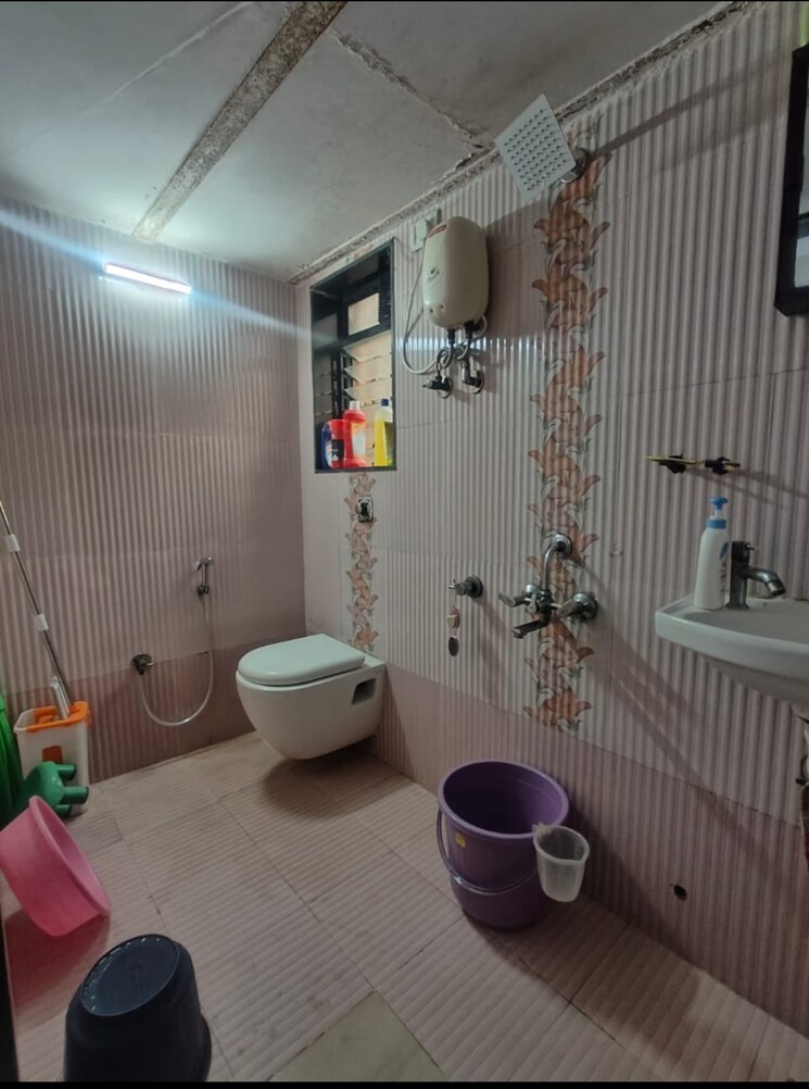 Bathroom, rishikesh-chs 1 Bedroom 450 Sq.Ft. Apartment In Malad West Mumbai 8965252