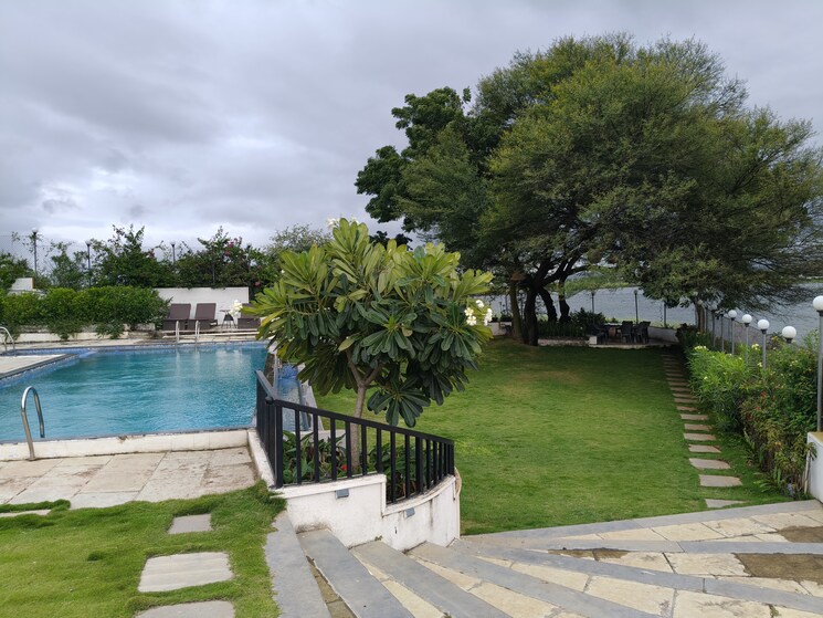 Swimming Pool, by-the-lake 3 Bedroom 2600 Sq.Ft. Villa In Shirwal Pune 8965284