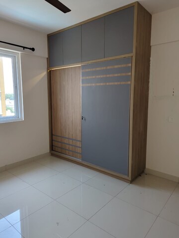 Room in 2 BHK Apartment at Salarpuria Sattva Exotic, Kogilu – for Rent