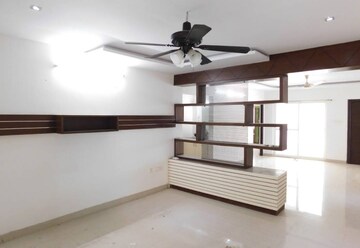 Room in 3 BHK Apartment at Nanakramguda – for Rent