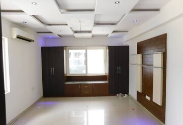 Room in 3 BHK Apartment at Nanakramguda – for Rent
