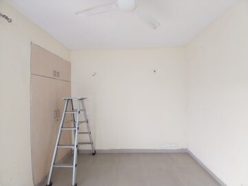 Building Lobby in 3 BHK Builder Floor at Unitech Woodstock Floors, Sector 50 – for Rent