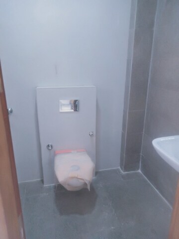Bathroom in 3 BHK Builder Floor at Unitech South City II, Sector 50 – for Rent