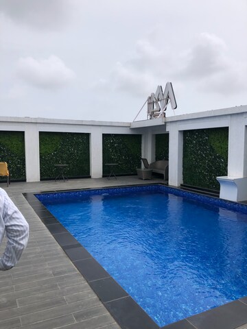 Swimming Pool in 2 BHK Apartment at M4 Ocean View, Mazgaon – for Sale