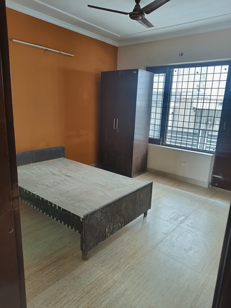 Bedroom, vipul-world-floors 3 Bedroom 2200 Sq.Ft. Builder Floor In Sector 48 Gurgaon 8965365