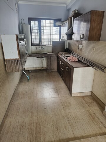 Kitchen in 3 BHK Builder Floor at Vipul World Floors, Sector 48 – for Rent