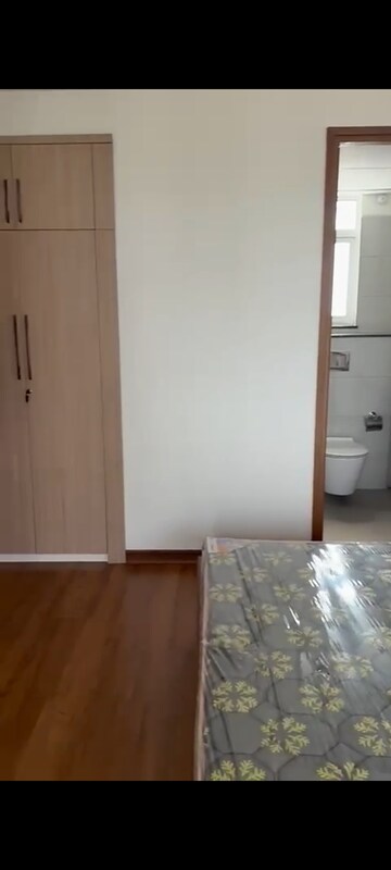 Room in 3 BHK Apartment at Godrej Woods, Sector 43 – for Sale