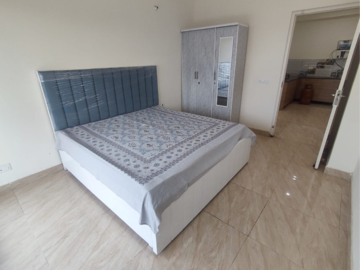 Room in 2 BHK Apartment at Gaur Yamuna City 16th Park View, Sector 19 Yamuna Expressway – for Rent