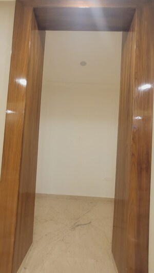 Room in 4 BHK Builder Floor at Palam Vihar – for Sale