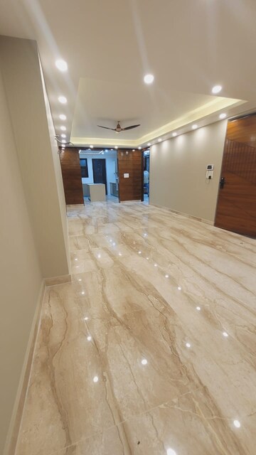 Room in 4 BHK Builder Floor at Palam Vihar – for Sale