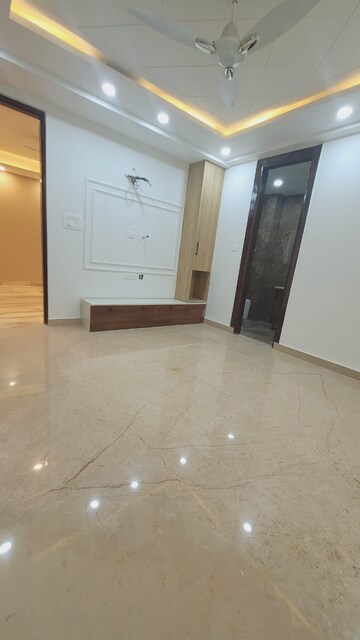 Room in 4 BHK Builder Floor at Palam Vihar – for Sale
