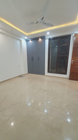 Room in 4 BHK Builder Floor at Palam Vihar – for Sale