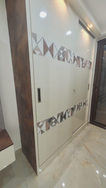 Building Lobby in 4 BHK Builder Floor at Palam Vihar – for Sale