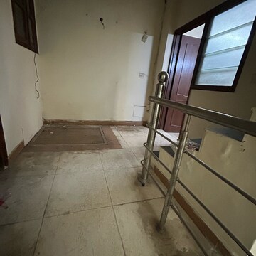  2 BHK Builder Floor at Kotla Mubarakpur – for Rent