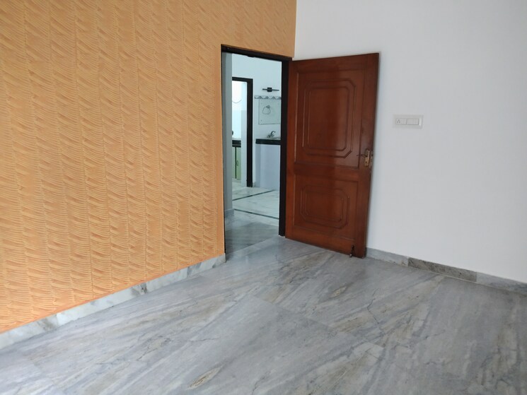 Room, sector 21c 3 Bedroom 360 Sq.Yd. Independent House In Sector 21c Faridabad 8965436