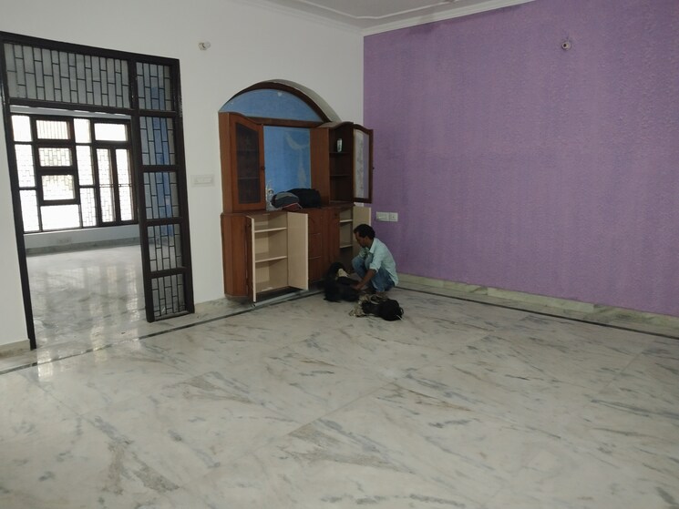  Parking, sector 21c 3 Bedroom 360 Sq.Yd. Independent House In Sector 21c Faridabad 8965436