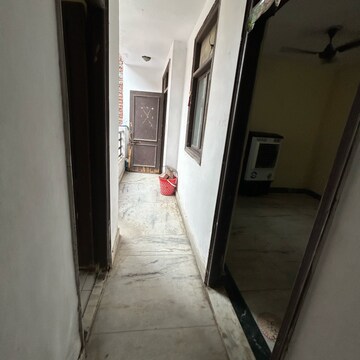 Building Lobby in 1 RK Builder Floor at Kotla Mubarakpur – for Rent