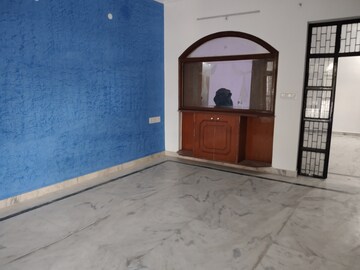 Room in 3 BHK Independent House at Sector 21c – for Rent