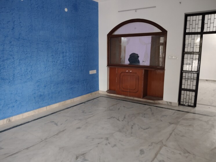 Room, sector 21c 3 Bedroom 360 Sq.Yd. Independent House In Sector 21c Faridabad 8965436