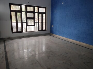 Room in 3 BHK Independent House at Sector 21c – for Rent