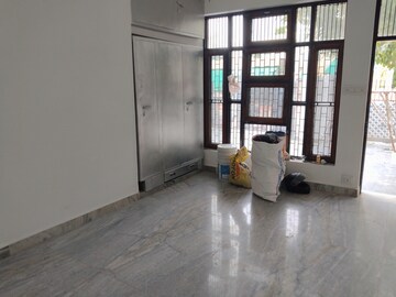 Room in 3 BHK Independent House at Sector 21c – for Rent