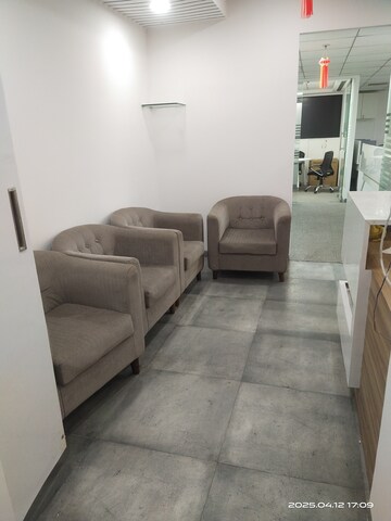  Office Space – Entrance View at Pinnacle Business Park, Andheri East - for Rent