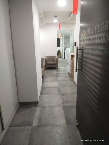  Office Space – Entrance View at Pinnacle Business Park, Andheri East - for Rent