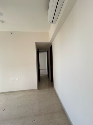 Room in 2 BHK Apartment at Piramal Vaikunth, Balkum Pada – for Sale