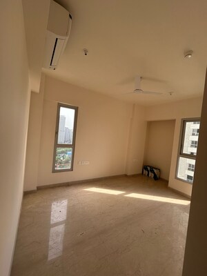 Room in 2 BHK Apartment at Piramal Vaikunth, Balkum Pada – for Sale