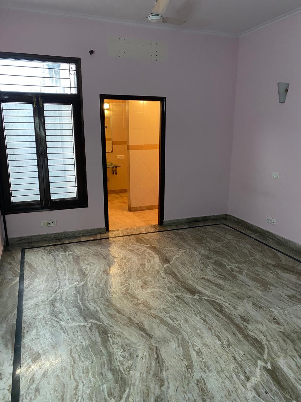 2 BHK + Pooja Room Villa For Rent in Rwa Sector 48 Noida 