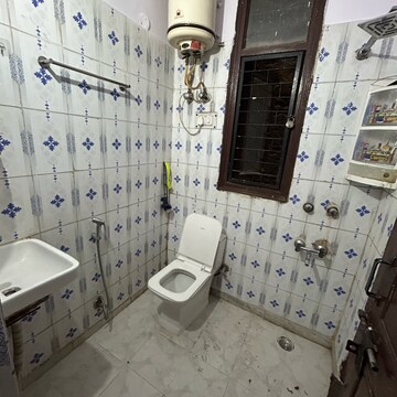 Team Area in 1 BHK Builder Floor at Kotla Mubarakpur – for Rent