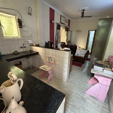 Team Area in 1 RK Builder Floor at South Extension I – for Rent
