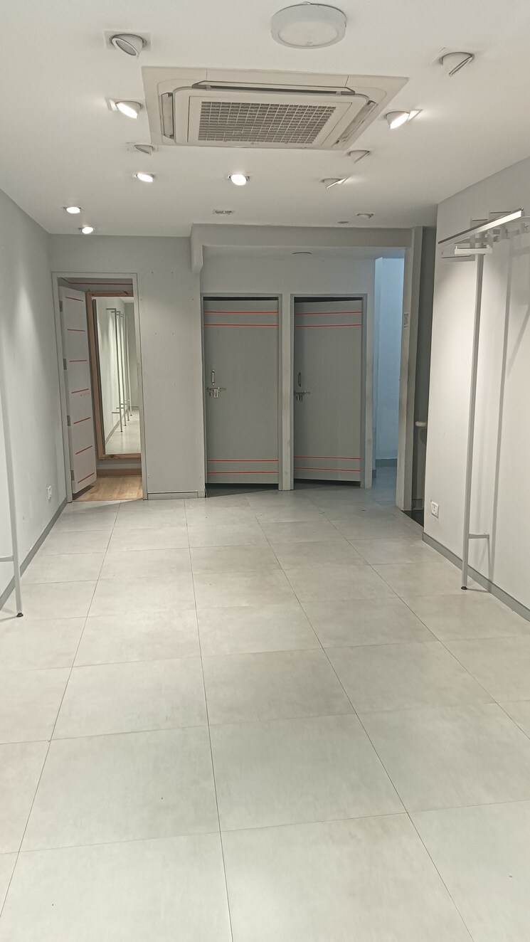 Room, madhapur Commercial Shop 1200 Sq.Ft. In Madhapur Hyderabad 8965493