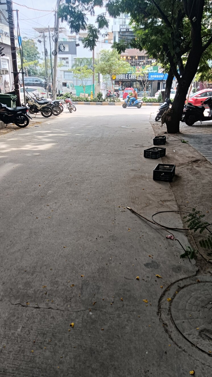  Parking, madhapur Commercial Shop 700 Sq.Ft. In Madhapur Hyderabad 8965508