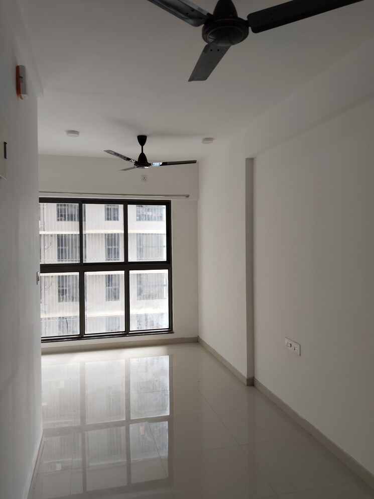Room, uk-iridium 1 Bedroom 410 Sq.Ft. Apartment In Kandivali East Mumbai 8965542