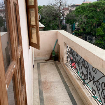 Balcony in 1 BHK Independent House at RWA Apartments Sector 41, Sector 41 – for Rent