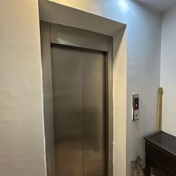 Building Lobby in 3 BHK Builder Floor at Kotla Mubarakpur – for Rent