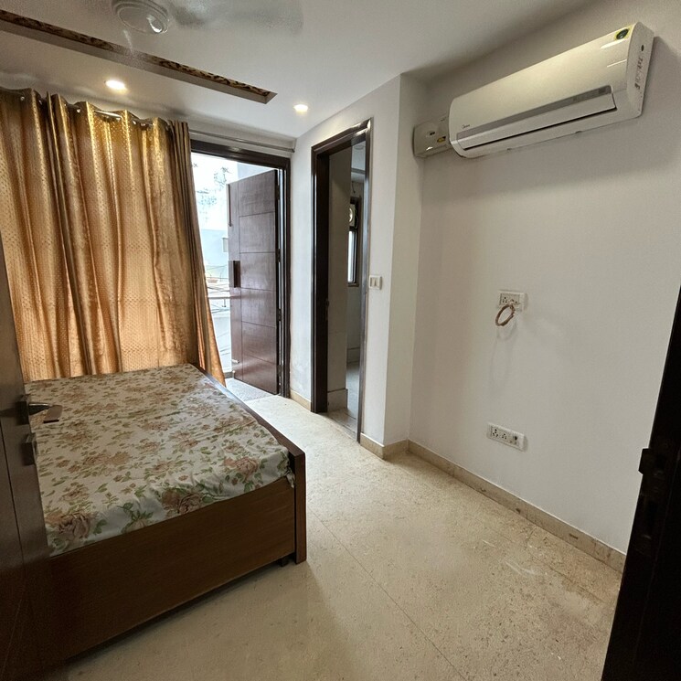 Bedroom, kotla mubarakpur 3 Bedroom 1200 Sq.Ft. Builder Floor In Kotla Mubarakpur Delhi 8965555