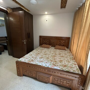 Bedroom in 3 BHK Builder Floor at Kotla Mubarakpur – for Rent