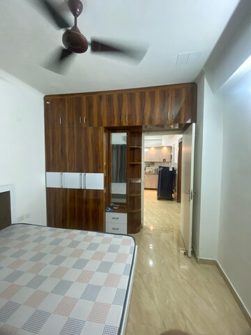Room in 2.5 BHK Apartment at Gaur Yamuna City 16th Park View, Sector 19 Yamuna Expressway – for Rent
