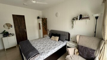 Bedroom in 2 BHK Builder Floor at Platinum Life, Andheri West – for Rent