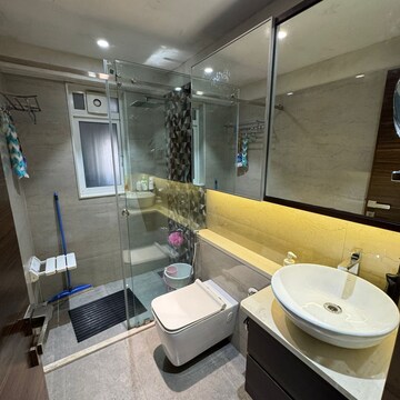 Team Area in 3 BHK Apartment at Silver Light CHS, Juhu – for Sale
