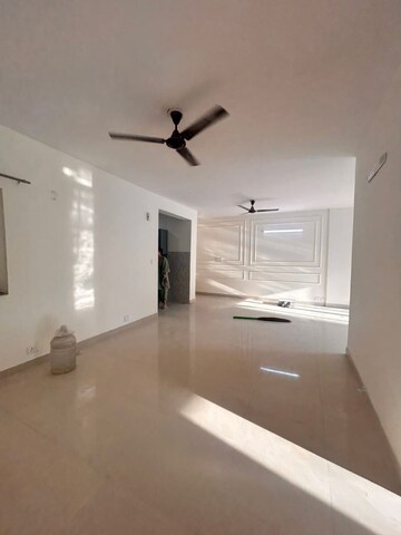 Room in 3 BHK Apartment at Garur Golf Island, Sector 19b Dwarka – for Rent