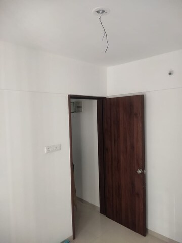 Room in 1 BHK Apartment at Oxy Beaumonde, Viman Nagar – for Rent