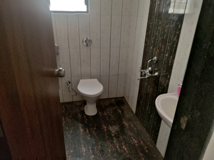 Bathroom, oxy-beaumonde 1 Bedroom 400 Sq.Ft. Apartment In Viman Nagar Pune 8965658