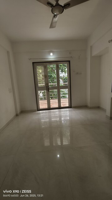 Room in 3 BHK Apartment at Pashan – for Rent