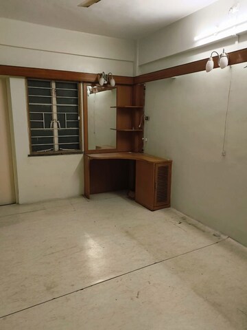 Room in 2 BHK Apartment at Sakal Nagar CHS, Aundh – for Rent