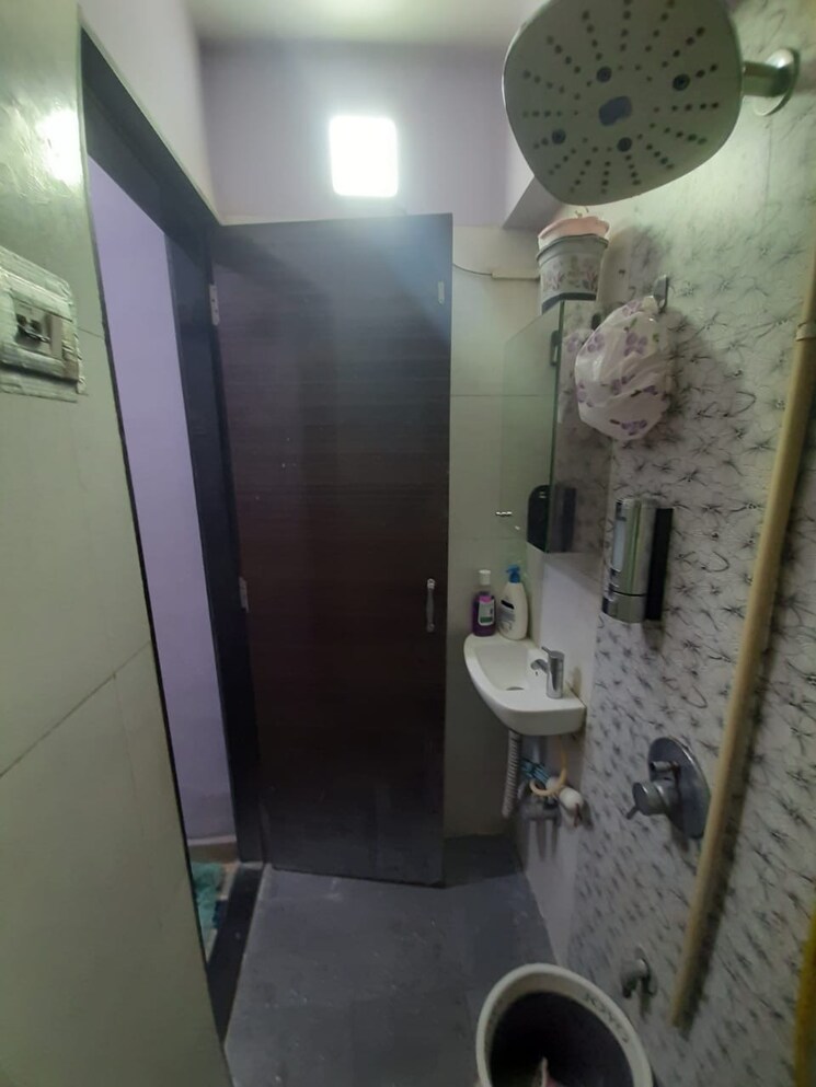 Bathroom, nanji-niwas 1 RK 350 Sq.Ft. Apartment In Borivali East Mumbai 8965686